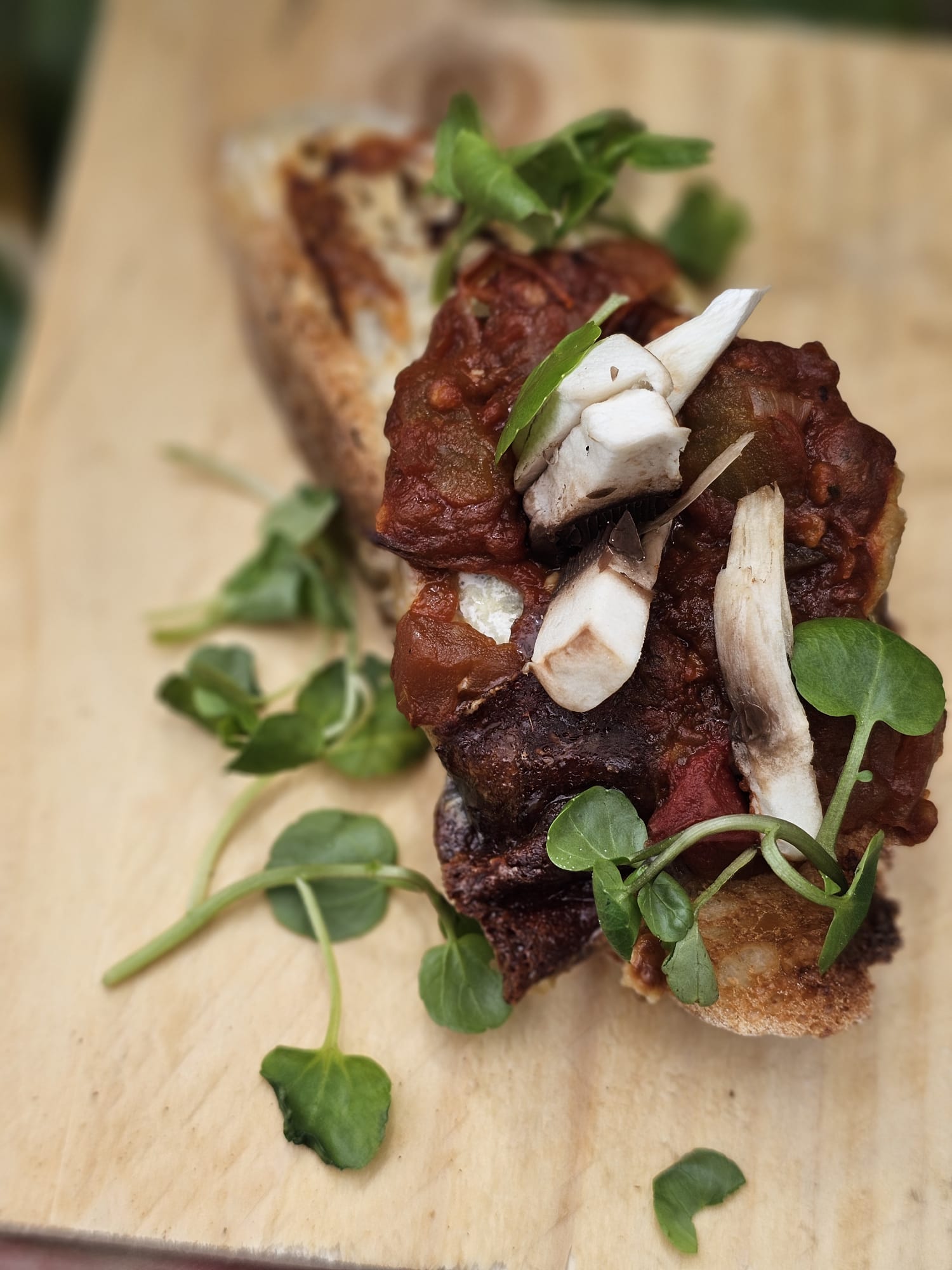Aubergine, Tomate, Chèvre chaud, Champignons